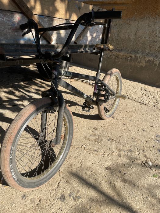 Bicicleta bmx se vinde