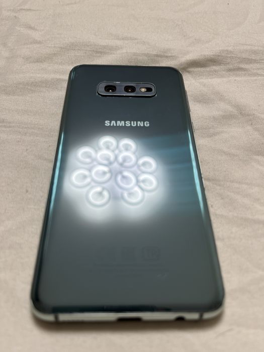 Samsung S10e 128гб
