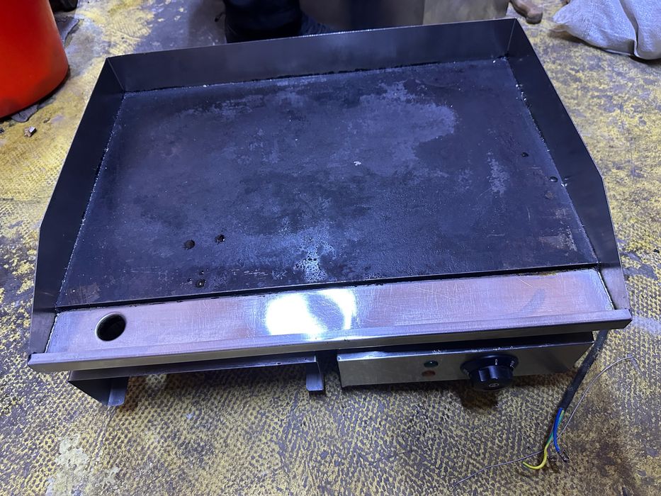 Продам профессиональную жарочную поверхность (гриль, жарочная плита)