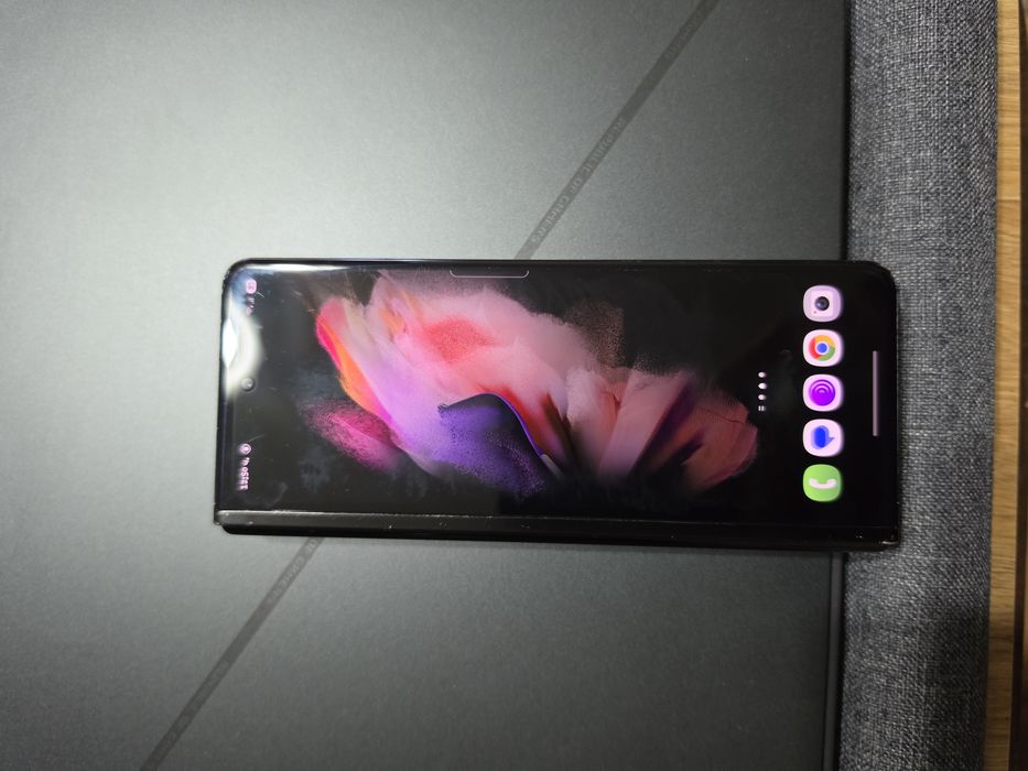 Samsung Z Fold 3