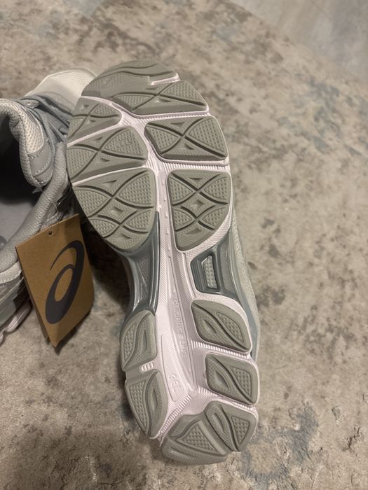vand asics noi premium