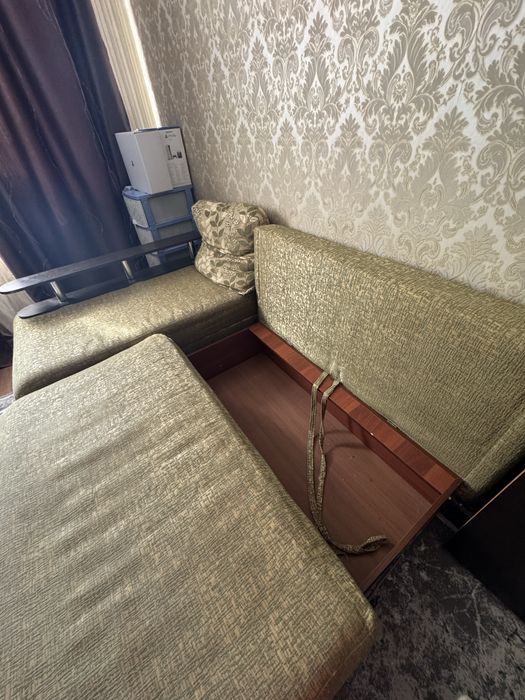 Угловой диван с ящиком