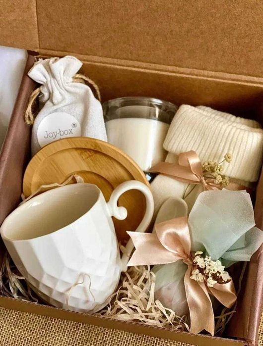 Подарки оптом корпоративные под заказ на любой праздник и на 8 марта