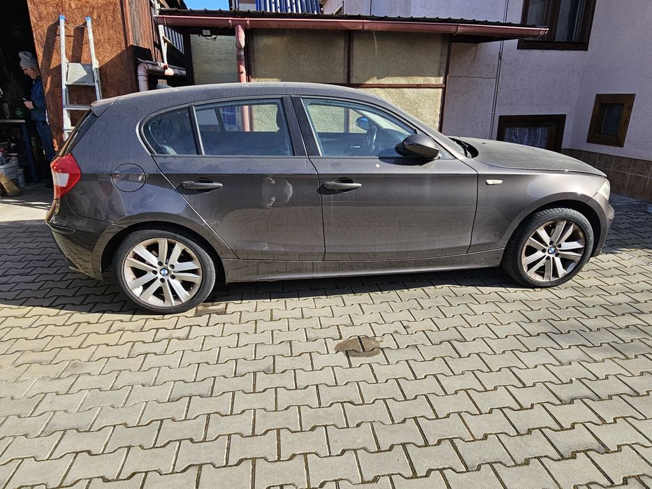 BMW seria 1, 118i