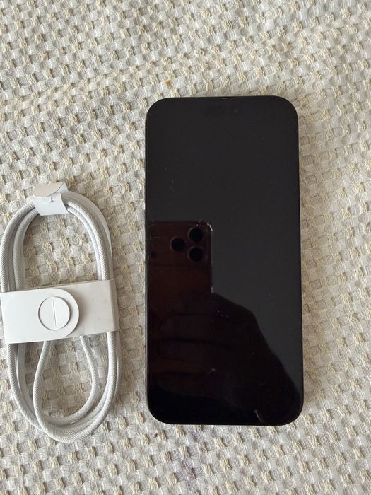 Новый Iphone 16 pro max 256гб 100% батарея едва использован