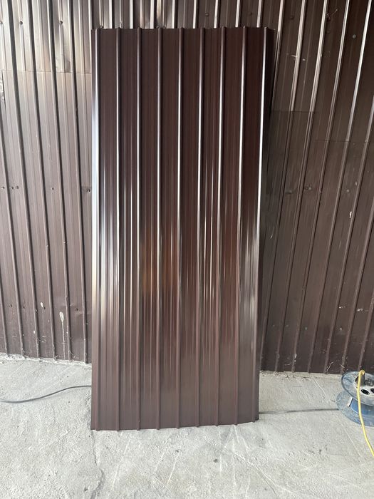 Tablă cutată zincată și colorată