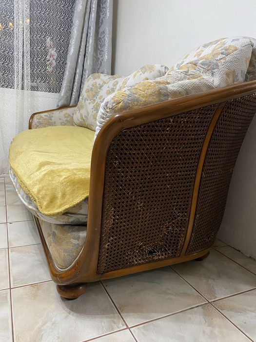 Canapea cu două fotolii