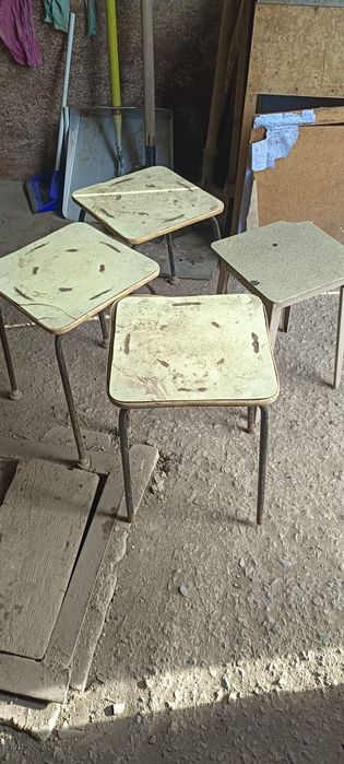 Продам стулья 4 штуки.