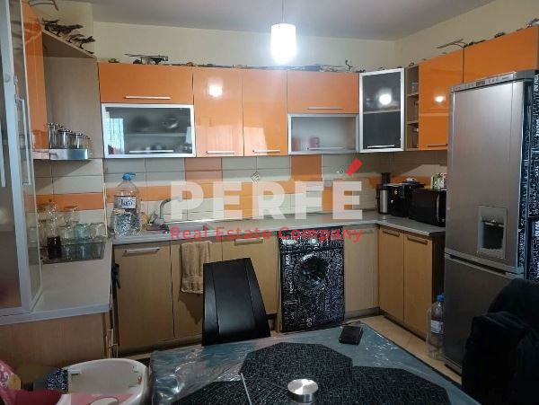 Продава се Тристаен апартамент в Бургас, Меден рудник - зона А - 93 кв.м за 2000 €/кв.м - Снимка #1