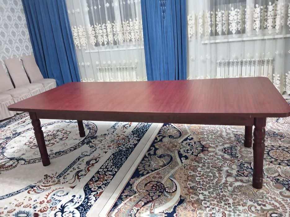 Стол гостиный со стульями