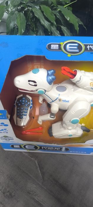 Динозавр на радиоуправлении