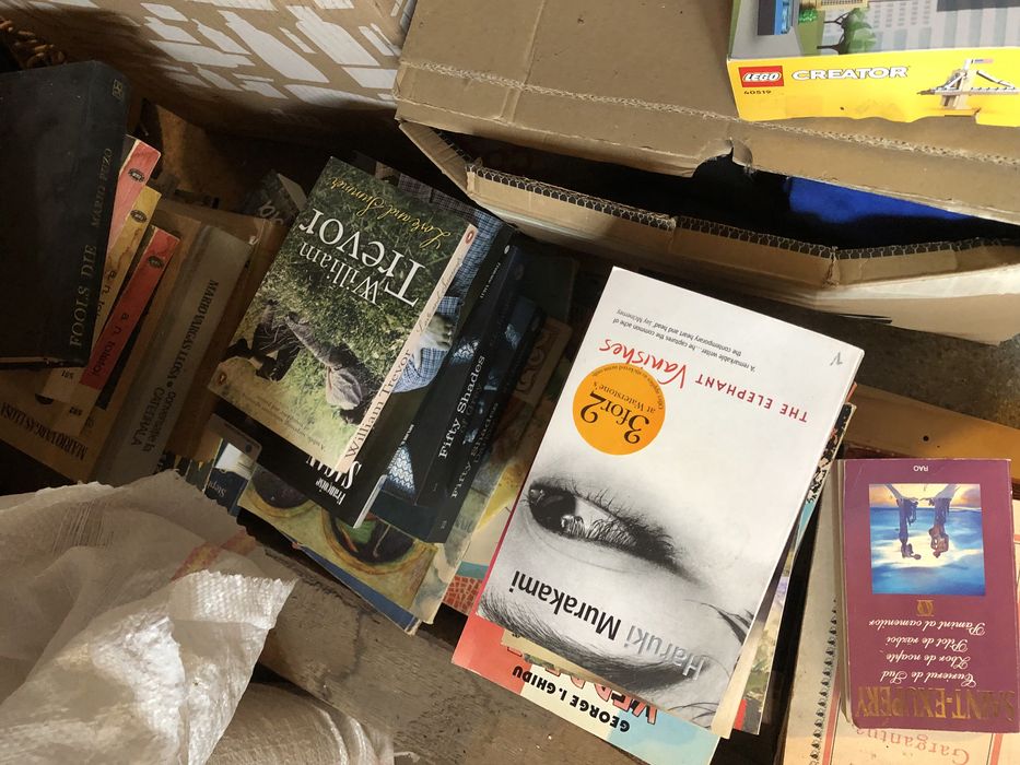 Carti second hand, in romana, engleza si franceza