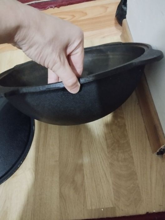 Казан чугунный.