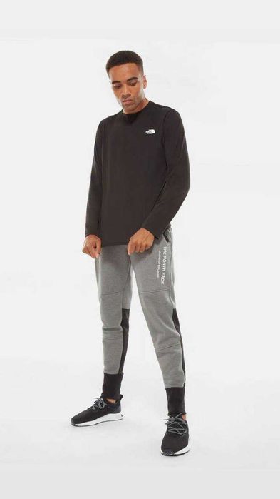 The North Face Унисекс тениска с дълъг ръкав /Black/