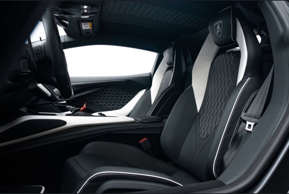 Lamborghini Revuelto 2026