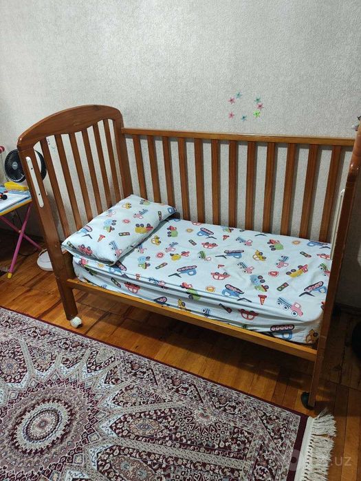 Детская кровать, производство Малайзия, из натурального дерева