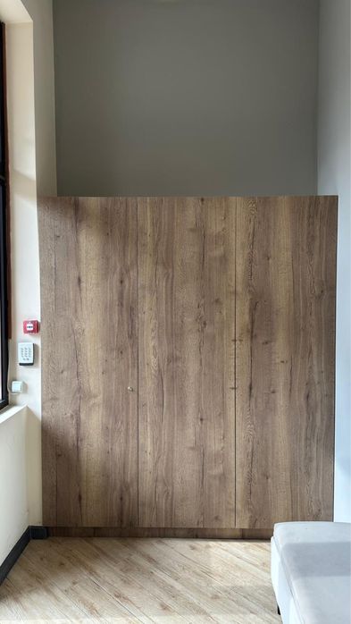 Продам шкаф трехсекционный