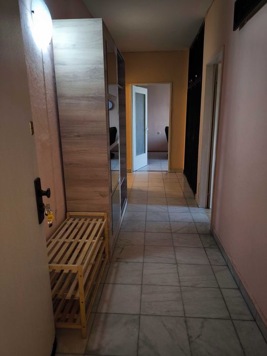 От собственик Просторен и напълно обзаведен 3-стаен апартамент в кв. Каменица 1
