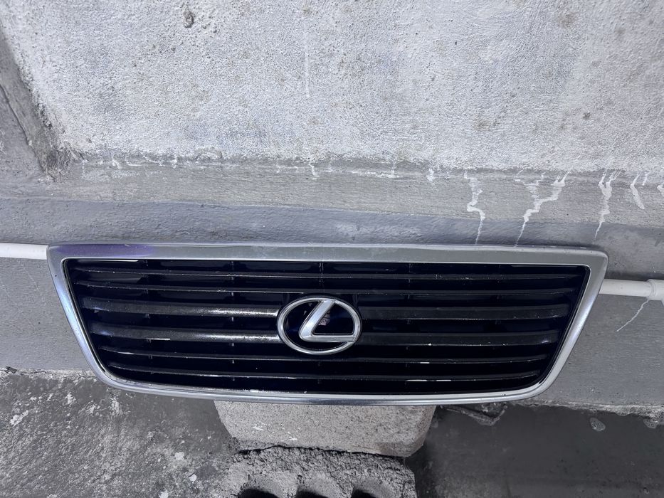 Бампер решетка на LEXUS LX470