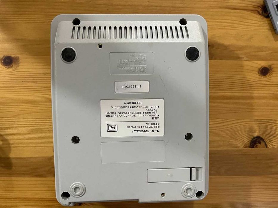 Nintendo Super Famicom (Оригинальная приставка)
