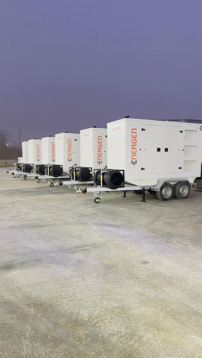 Generator electric trifazic
