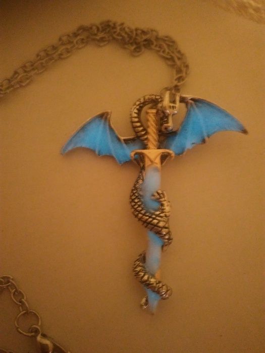 Game Of Thrones колие светещо в тъмното(зелена или синя светлина)