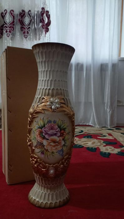 Ваза ,жаңа  ,срочно ,Түркістанда.