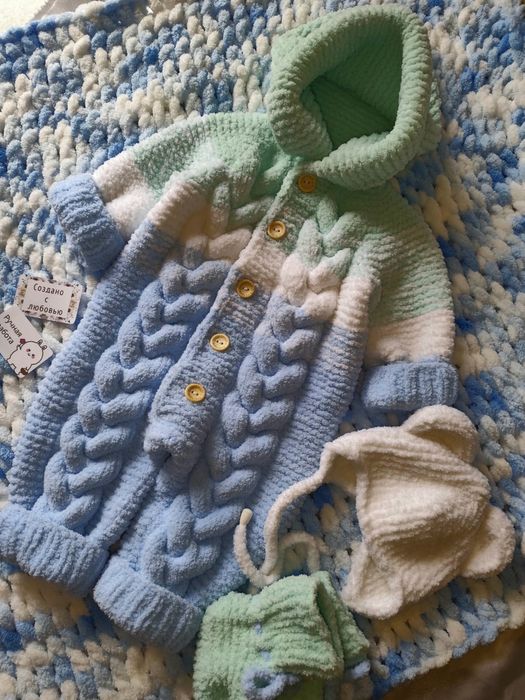 Вязанные вещи малышам