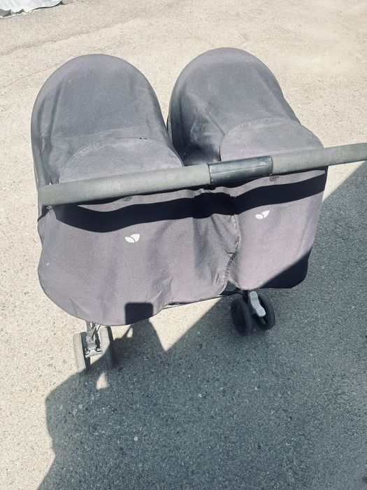 Коляска для двойни