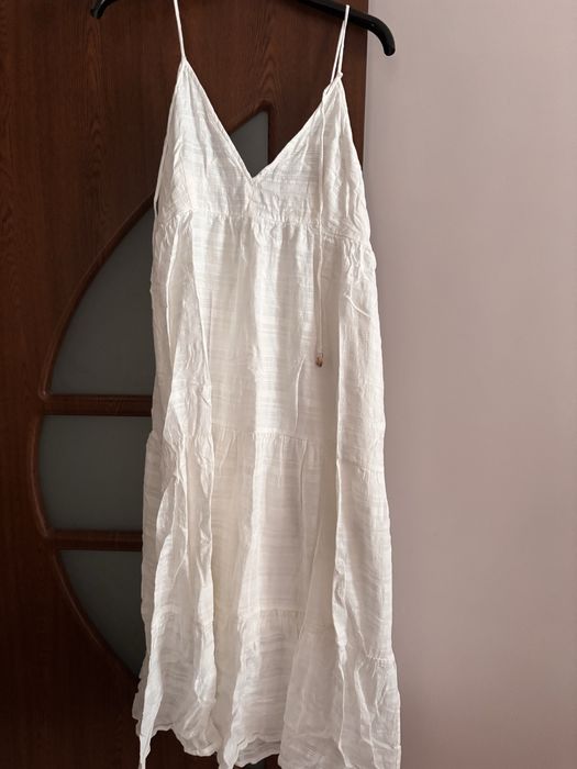 Бяла дълга лятна рокля