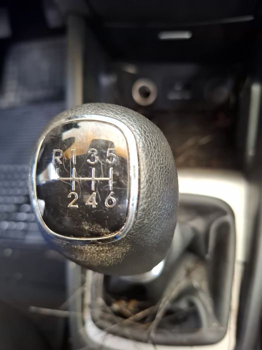 KIA Ceed 1.6 CRDI 16 V 90 k.c  6 скорости 2011 година