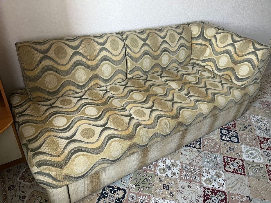 Продам диван качественный