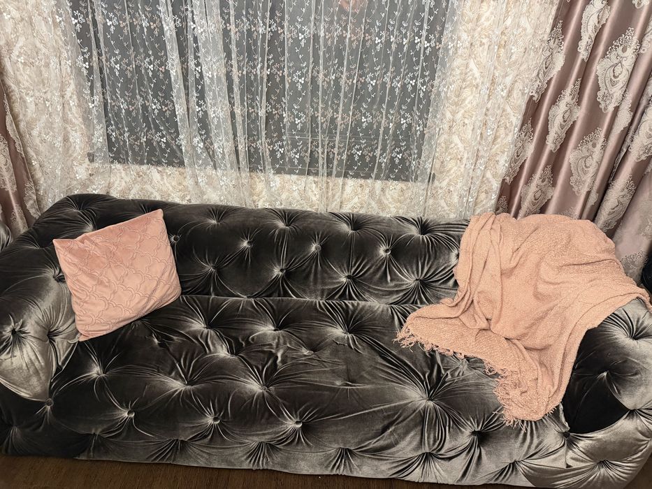 Много запазен холен сет 2 ка 3 ка  и две кресла 300€