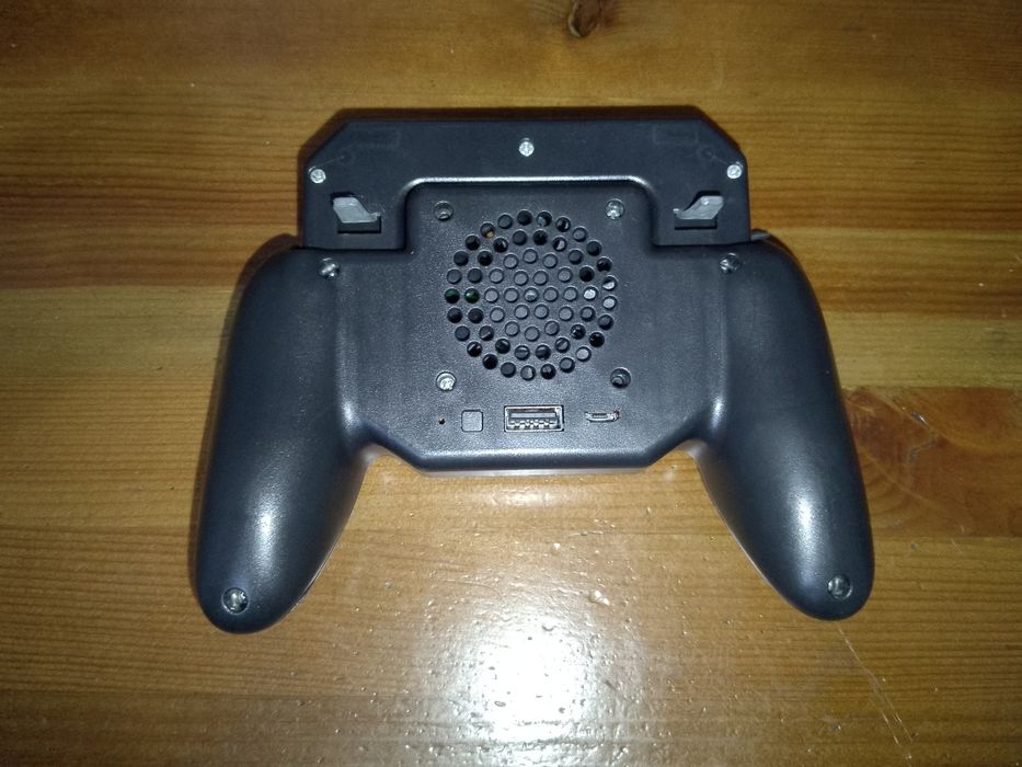 Телефонный геймпад с охлаждением