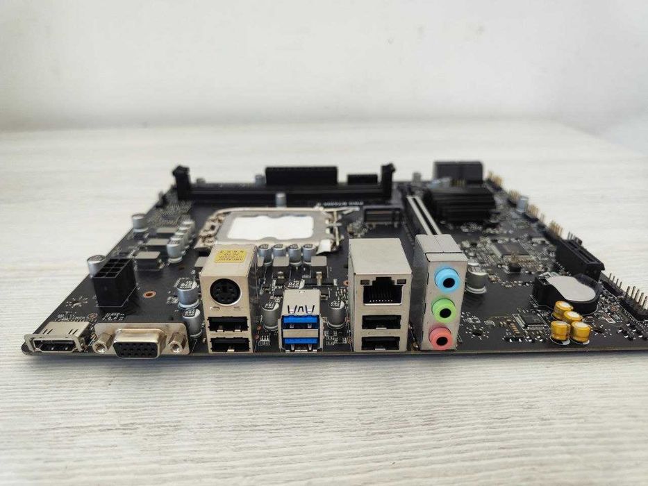 MSI PRO B760-P (DDR5) — Отличное состояние Материнской платы