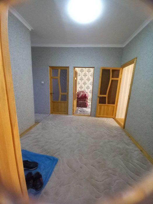 5 мкр А. Сомийда 4 хонали квартира сотилади.