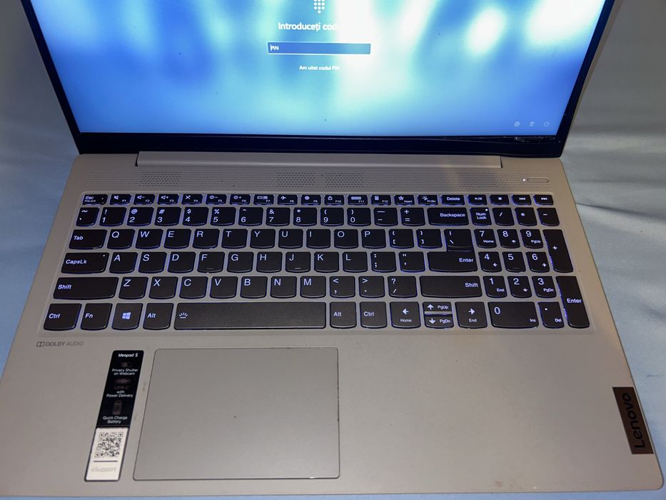 Laptop Lenovo IdeaPad 5 - stare ok , rama deslipita intr o parte