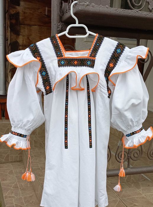 Camasa traditionala cusuta manual