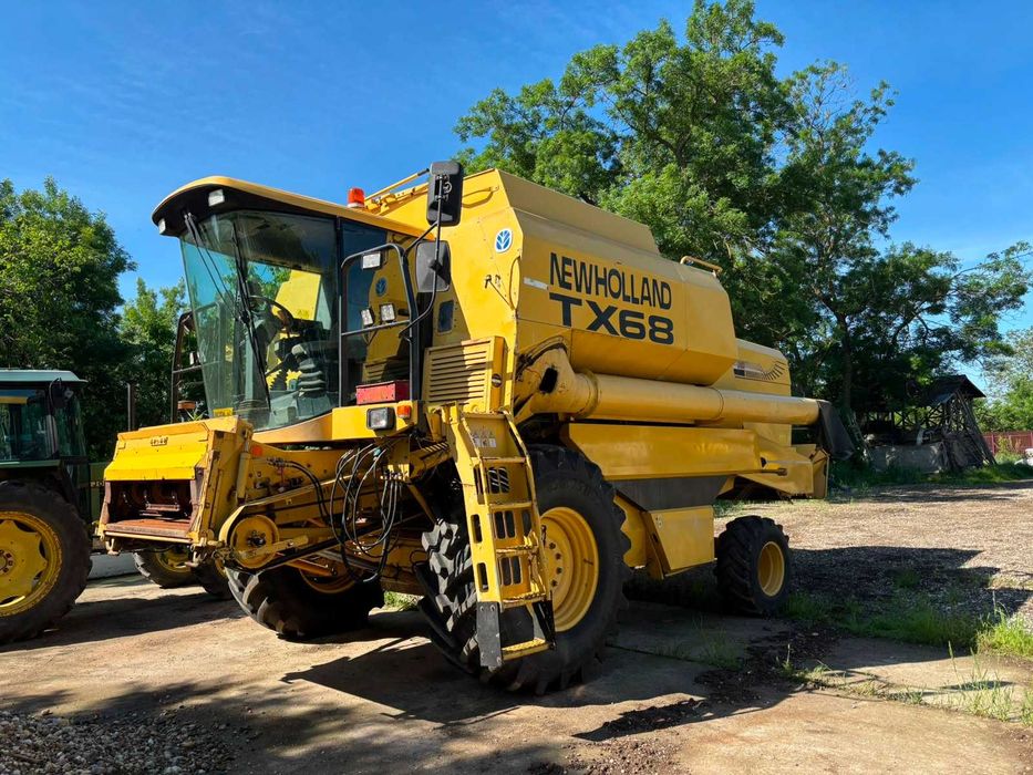 Combina New Holland TX 68