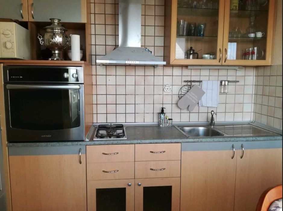 Дава се под наем Тристаен апартамент в Варна, Център - 90 кв.м за 618.12 € - Снимка #2