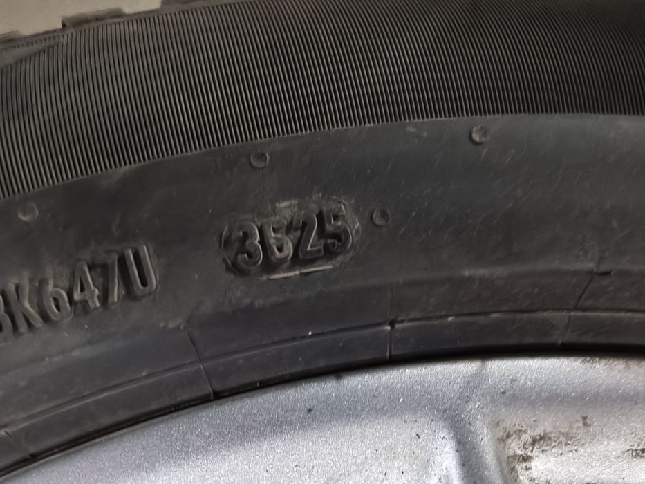 Зимни гуми Pirelli Winter 3 с джанти - 205/55 16 VW Audi