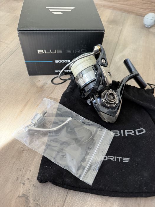Продава се спининг макара Favorite Blue Bird 2000S