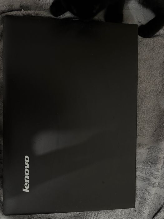 Ноутбук Lenovo.