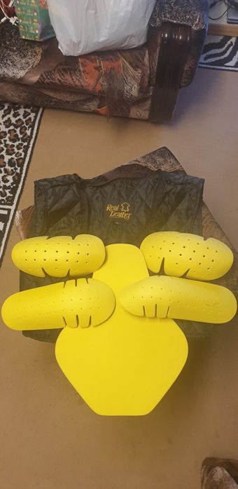 Рокерско кожено яке