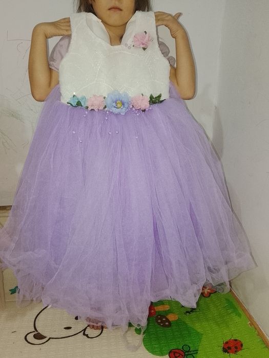 Новогодный көйлектер сатылады