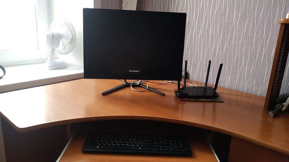 Продам компьютерный уголок