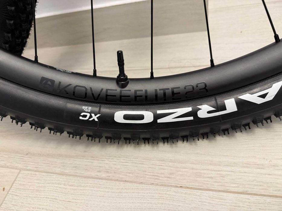 Roti Bontranger (TREK) Kovee Elite 23 Carbon 29"