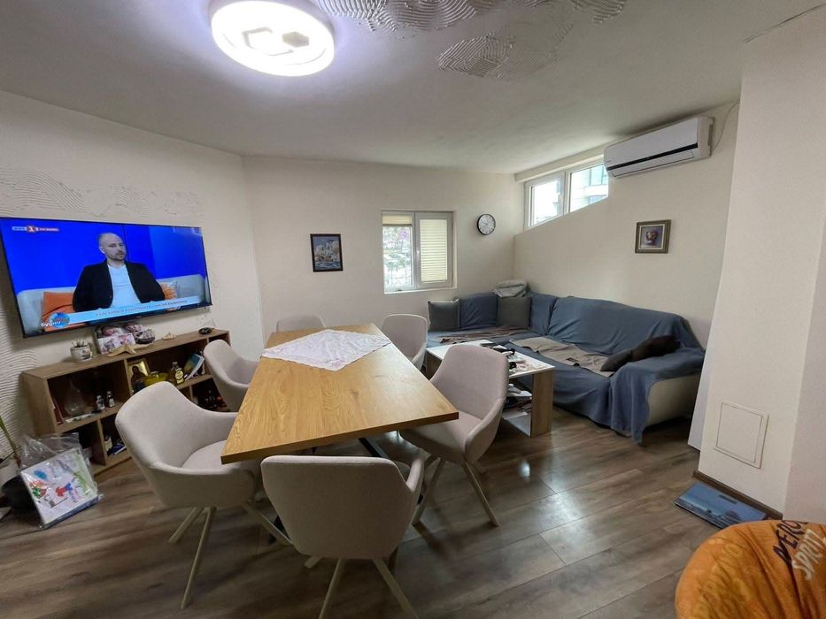 Тристаен апартамент под наем