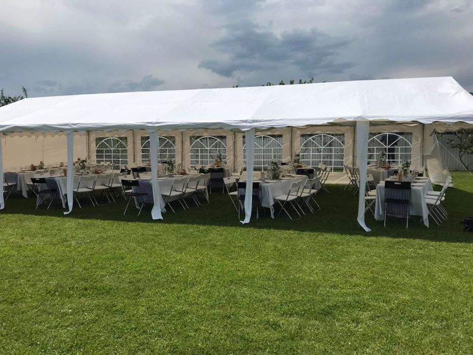 Cort Evenimente de inchiriat cu Mese rotunde si  Scaune Chiavarri