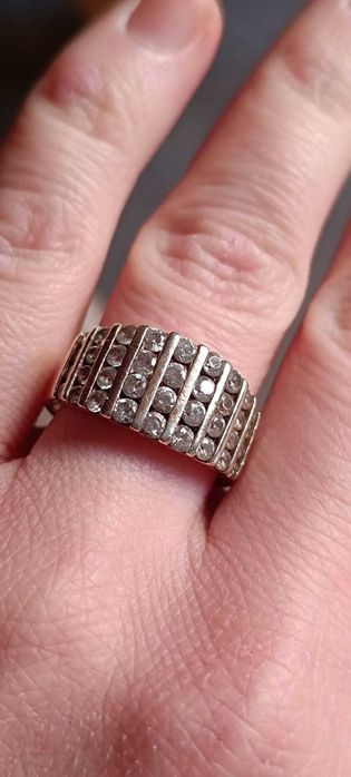 Халка с ковани циркони